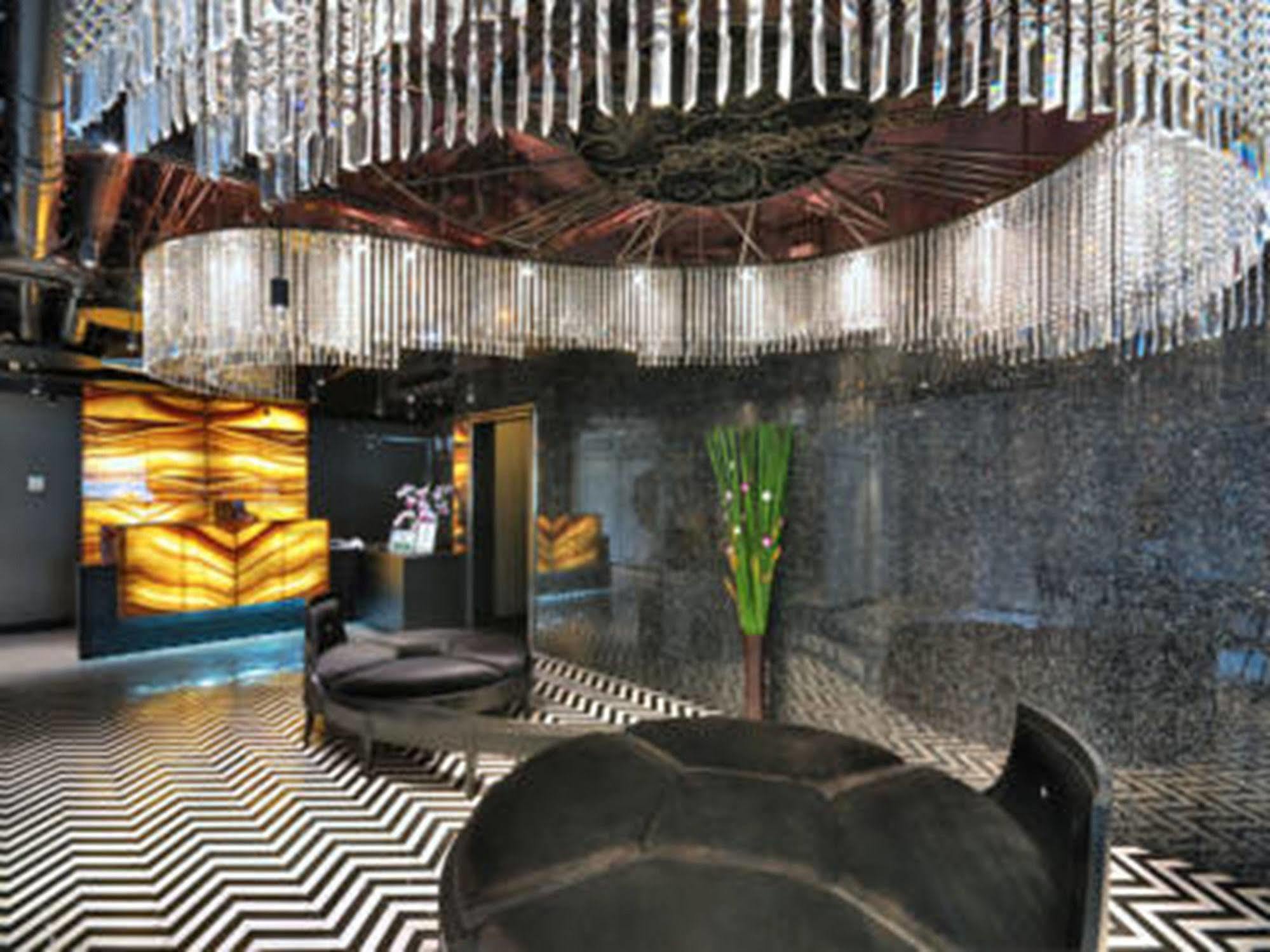 Aspira Skyy Sukhumvit 1 Otel Bangkok Dış mekan fotoğraf